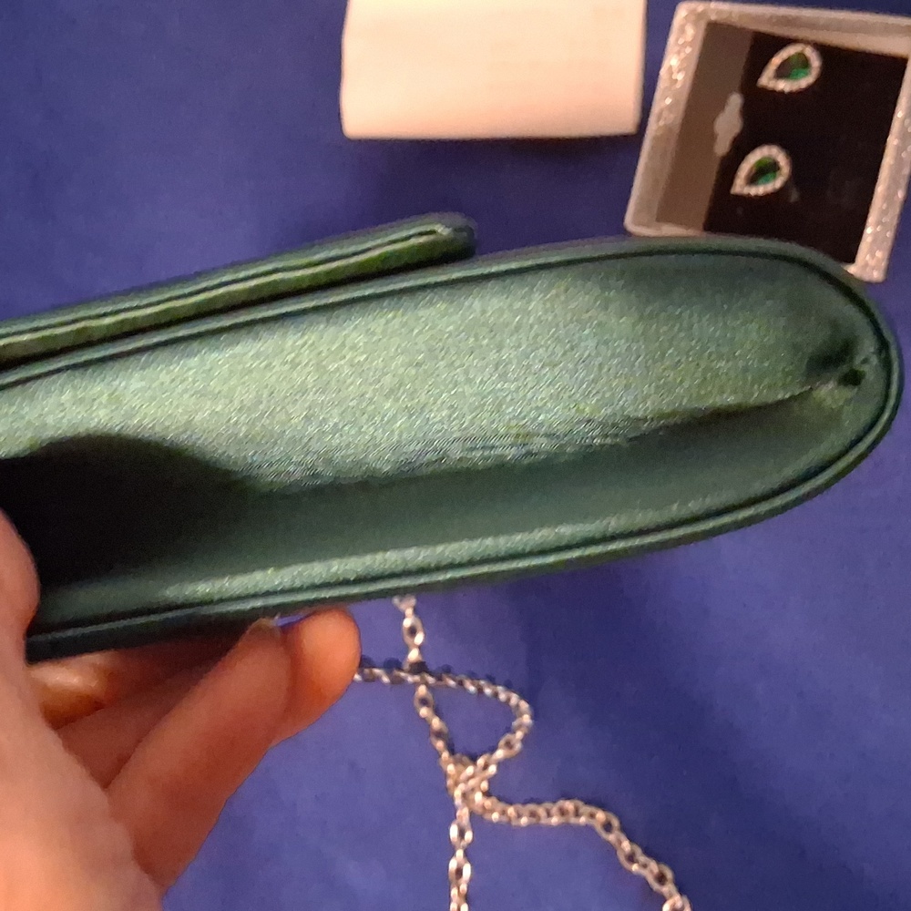 Bundle Of Green Clutch Bag/ Earrings - Picture 8 of 11